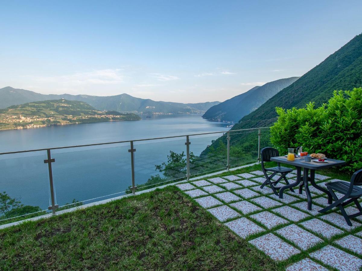 Taormina With Garden, Swimming Pool And Lake View Parzanica エクステリア 写真